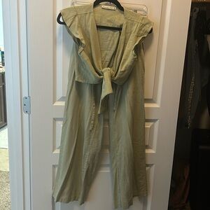 Abercrombie green crop linen set
